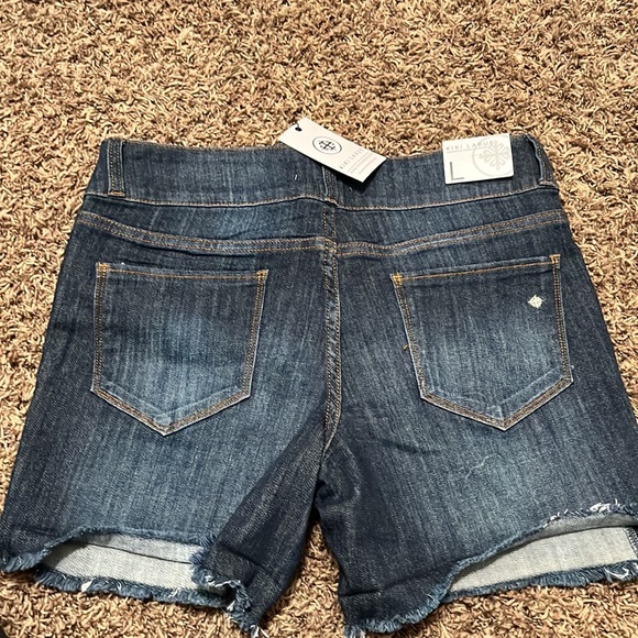 Cut off shorts - Picture 3 of 3